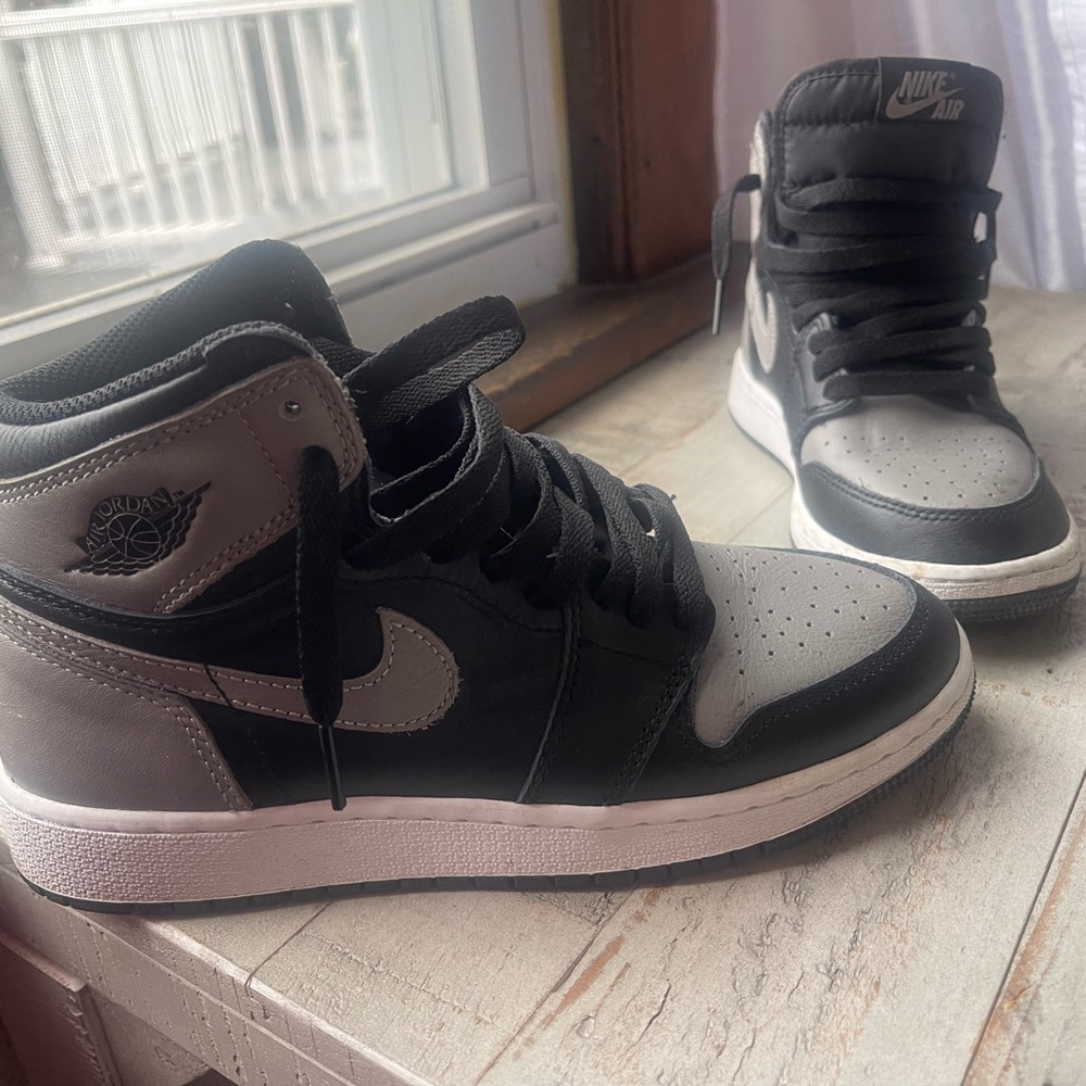 Nike Air Jordan Men's Black and Gray Sneakers